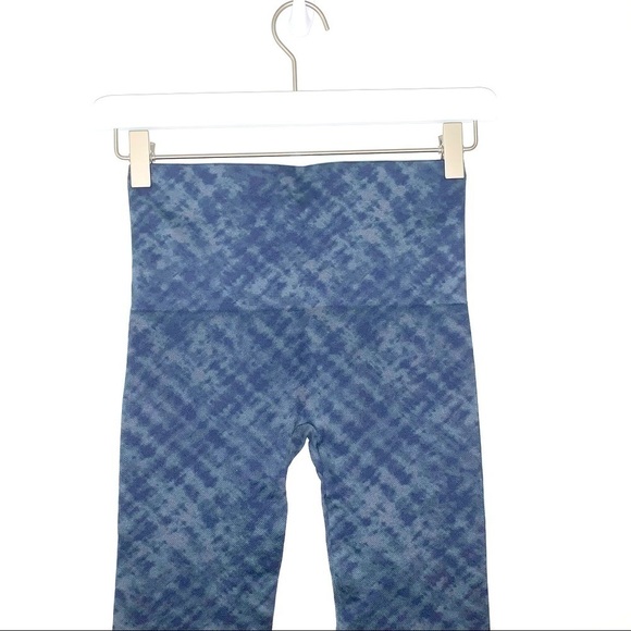 Spanx Look at Me Now Seamless Cropped Leggings in Indigo Watercolor size Small - Picture 5 of 8